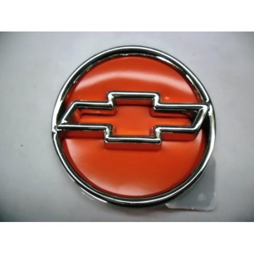 INSIGNIA TAPA VALIJA CHEVROLET CORSA SEDAN 96...2001CON DORADO MARCON 8027   EX9906723