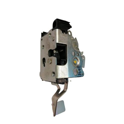 Cerradura de puerta delantera derecha